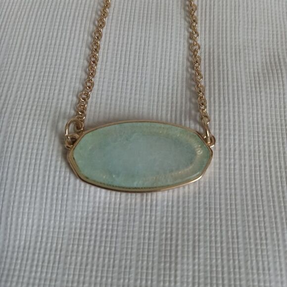 Gold Tone & Green Lightweight Plastic Faux Gemstone Oval Shaped Pendant Necklace - Picture 3 of 9